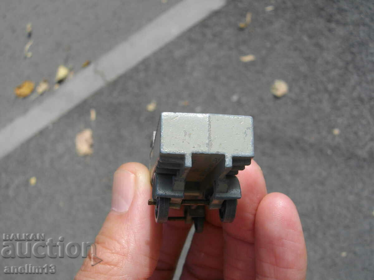 ENGLAND LESNEY METAL TROLLEY - 6 ENGLAND LESNEY METAL TROLLEY - 6