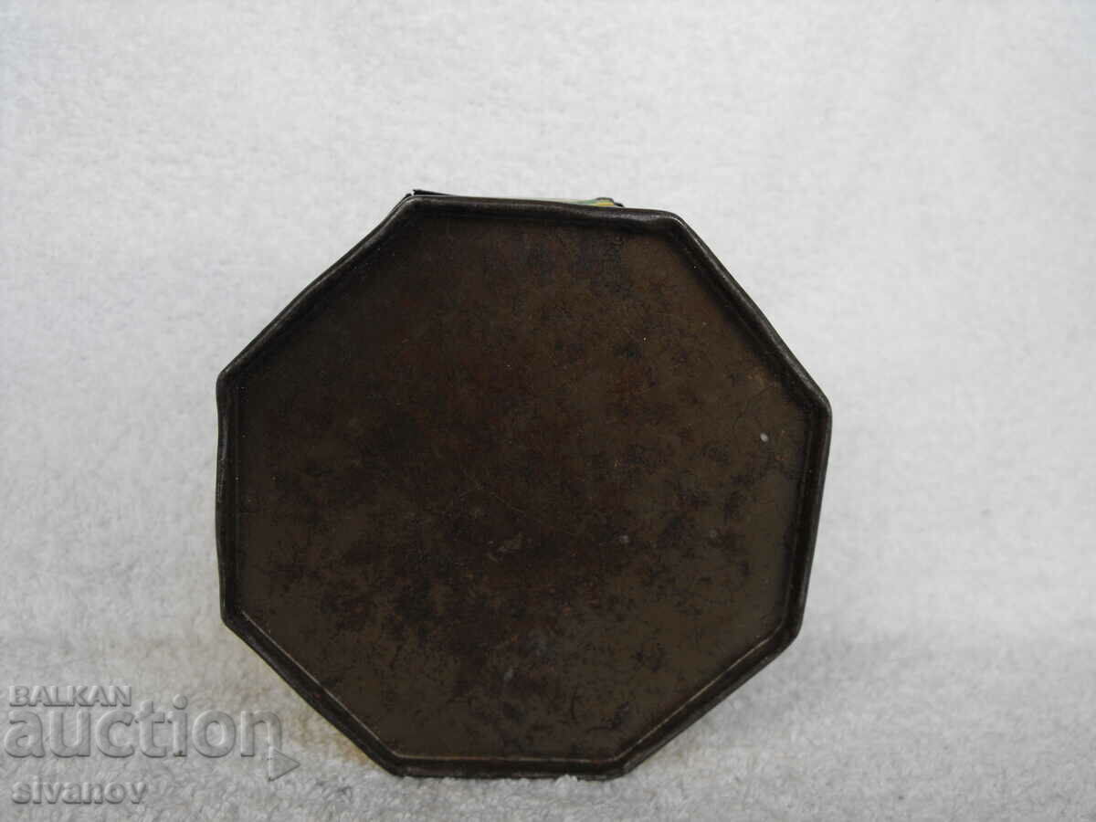 Delivery of Interesting old metal candy box KANDIA #1265 Delivery of Interesting old metal candy box KANDIA #1265