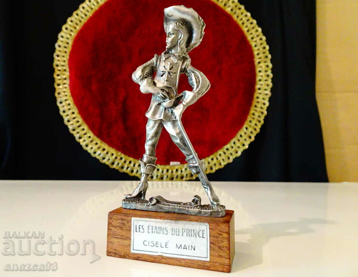 Τσίγκινο ειδώλιο, μορφή του Άθω, σωματοφύλακας. - 5 Τσίγκινο ειδώλιο, μορφή του Άθω, σωματοφύλακας. - 5