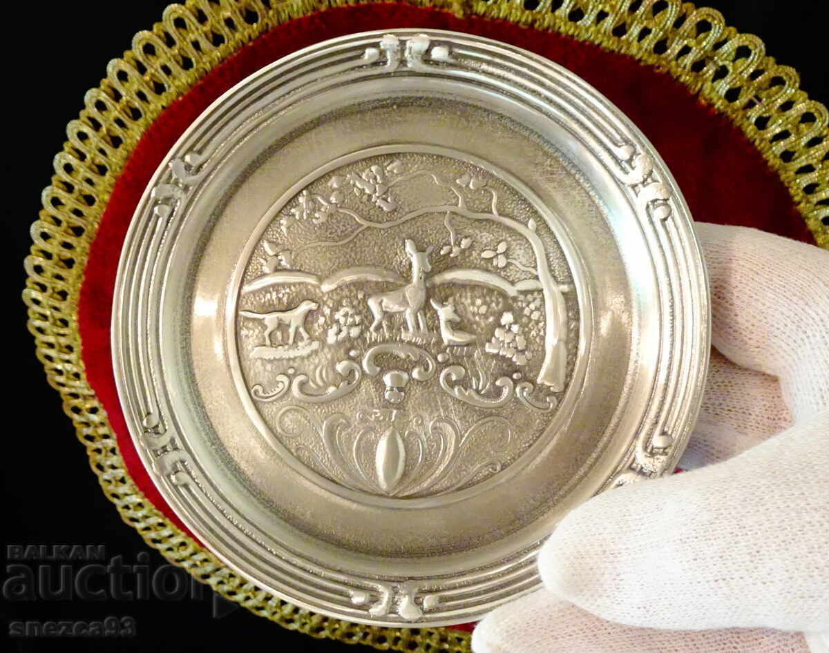 Clay plate, hunting painting, Dionysus