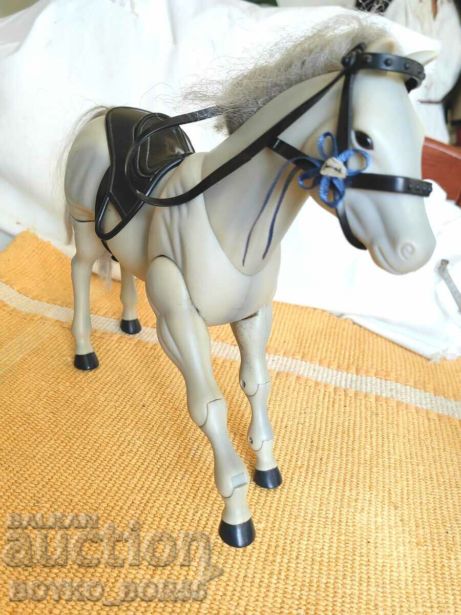 Доставка на Фигура на Голям Кон с Подвижни Крака и Глава. Доставка на Фигура на Голям Кон с Подвижни Крака и Глава.