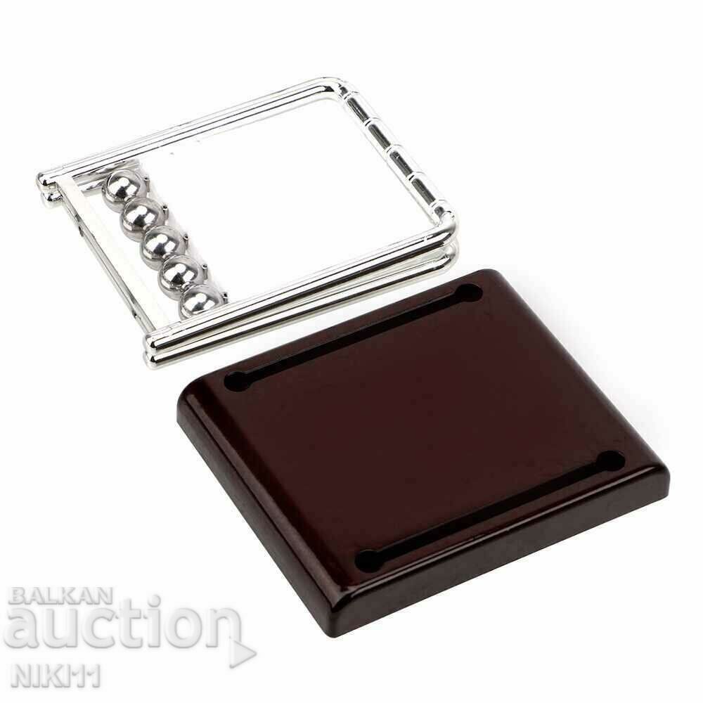 Newton's cradle, desk decoration, office with price 14.00 BGN | € 7.16 Newton's cradle, desk decoration, office with price 14.00 BGN | € 7.16