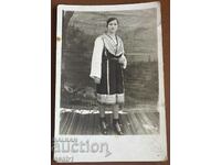 Фотография момиче носия 1919год.