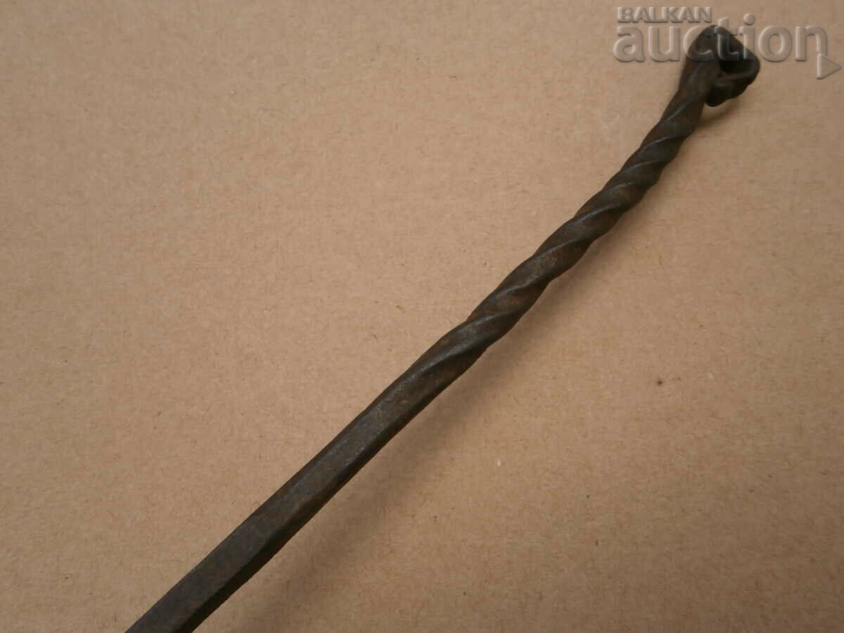 Auction a primitive scent, a gourd, a gourd, a wicker forged iron Auction a primitive scent, a gourd, a gourd, a wicker forged iron