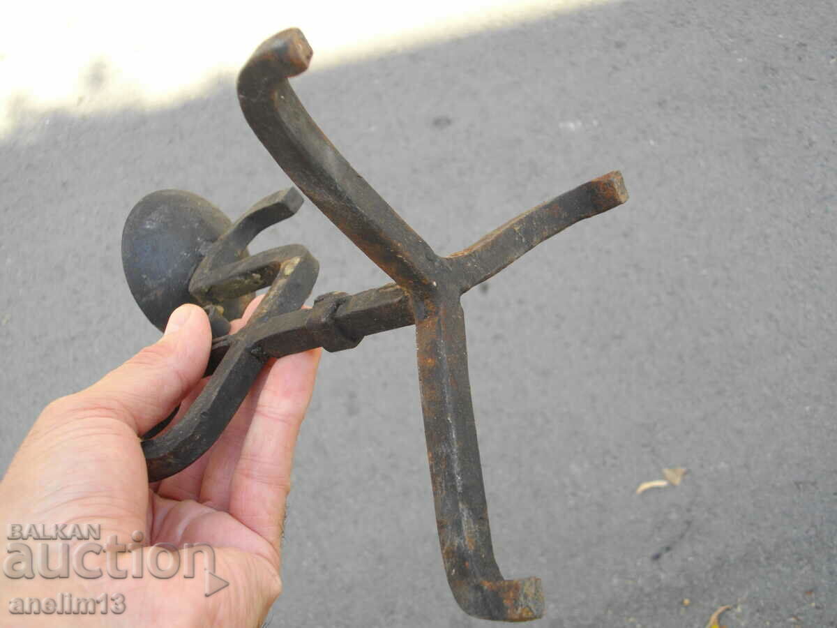 OLD WROUGHT IRON CANDLESTICK - 5 OLD WROUGHT IRON CANDLESTICK - 5