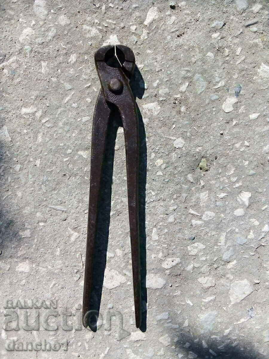 Арматурни клещи KNIPEX с цена € 9.20 | 17.99 лв. Арматурни клещи KNIPEX с цена € 9.20 | 17.99 лв.