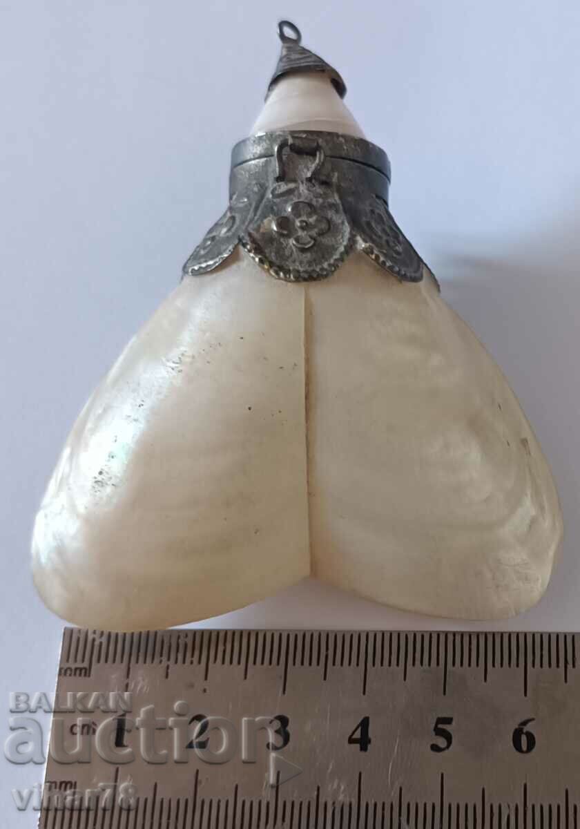 Bottle of mother-of-pearl - Seashell - 5 Bottle of mother-of-pearl - Seashell - 5