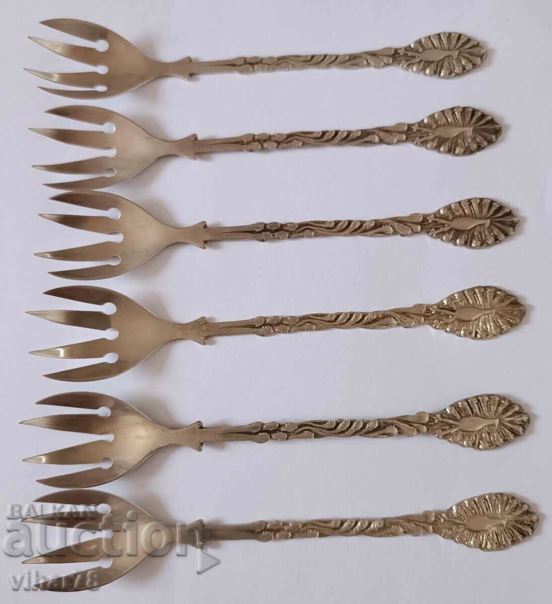 Delivery of Lot of six vintage 830 silver forks Delivery of Lot of six vintage 830 silver forks