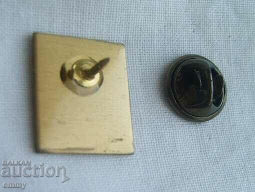 Badge FC Hessen/FC Hessen - Germany with price 4.00 BGN | € 2.05 Badge FC Hessen/FC Hessen - Germany with price 4.00 BGN | € 2.05