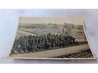 Fotografie Sofia Ofițeri și soldați pe o linie de cale ferată 1944