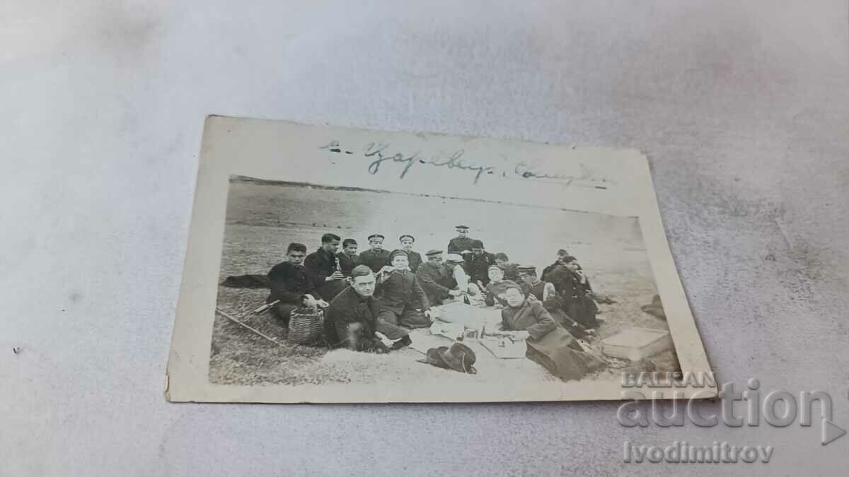 Photo Tsarevetsi, Svishtovsko Youth on a picnic 1940