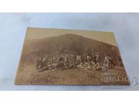 Снимка Мадежи и дивойки на екскурзия пред връх Безово 1924