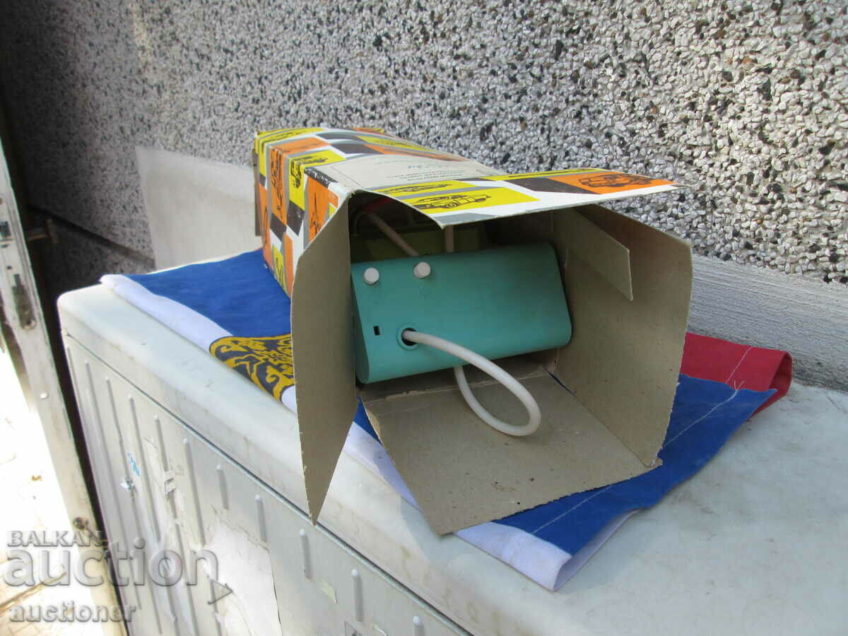 BRAND NEW TOY - TRACTOR WITH ITS BOX AND DESCRIPTION - 6 BRAND NEW TOY - TRACTOR WITH ITS BOX AND DESCRIPTION - 6