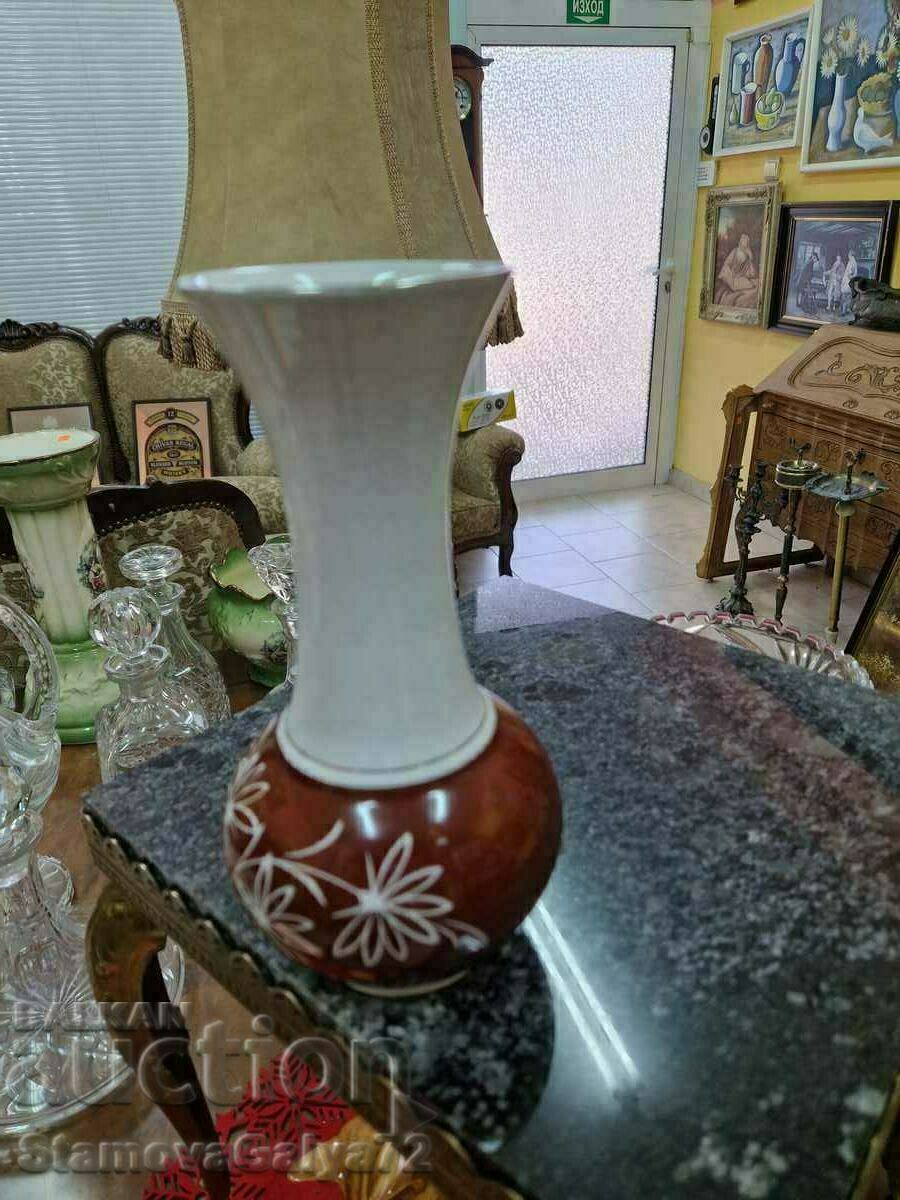 Auction Beautiful antique German porcelain vase Auction Beautiful antique German porcelain vase