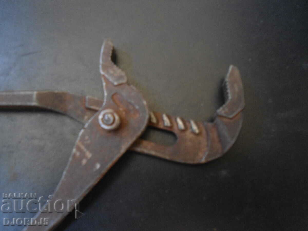 Auction Old tool Auction Old tool