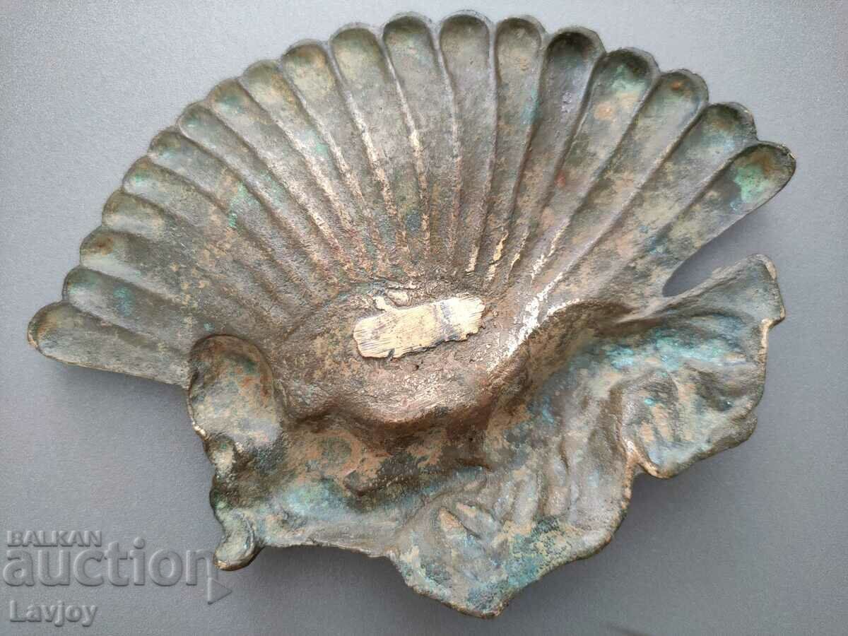 Delivery of Old bronze applique figure