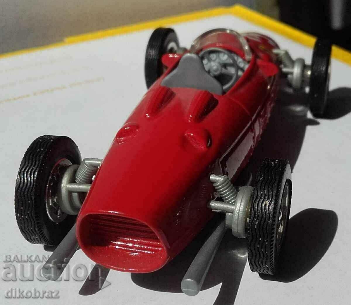 Delivery of Ferrari / Ferrari 1961 156 F1 - M 1;38 Shell Collection from 1998 Delivery of Ferrari / Ferrari 1961 156 F1 - M 1;38 Shell Collection from 1998