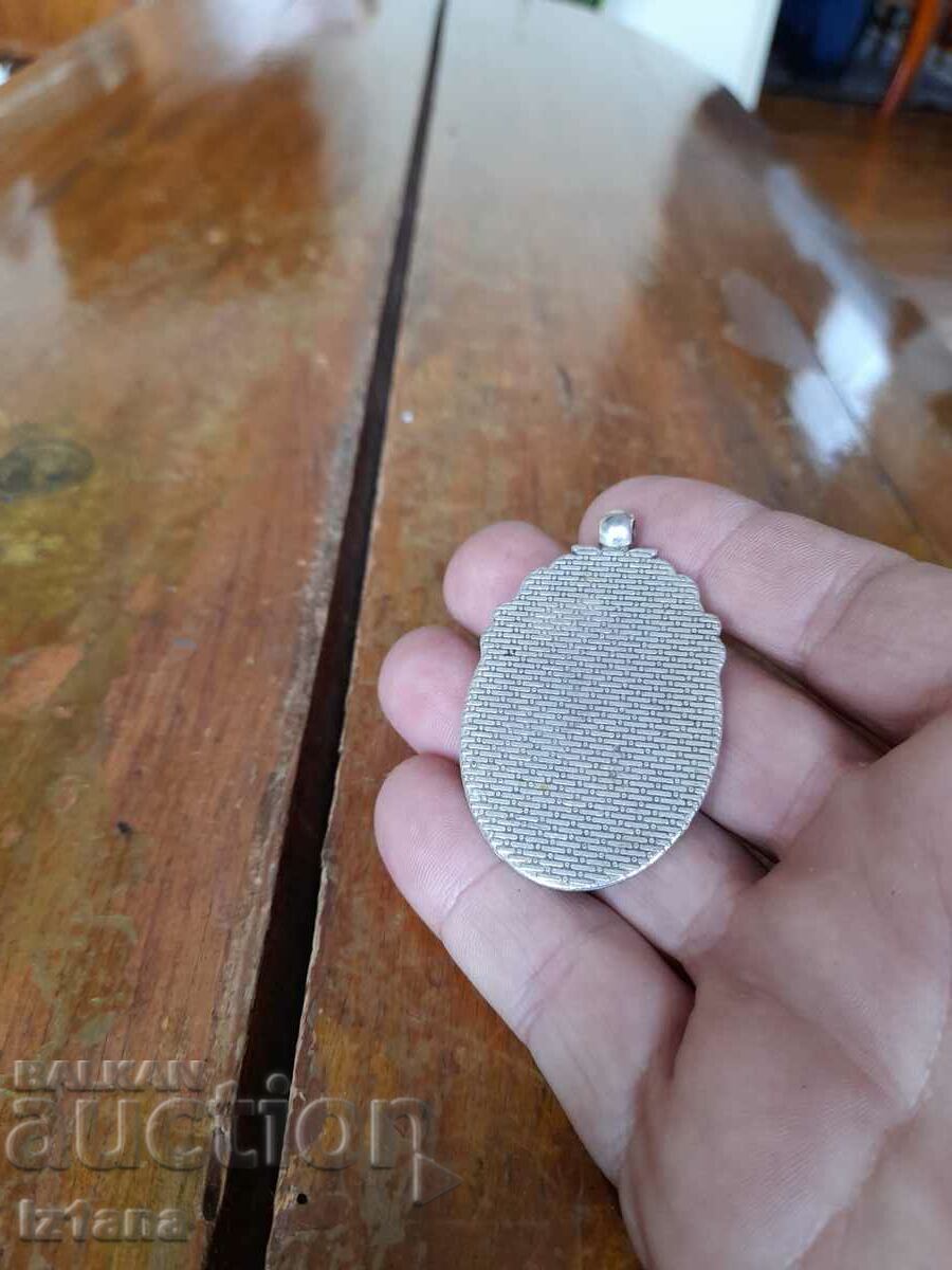 Licitație Pandantiv colier vechi Licitație Pandantiv colier vechi