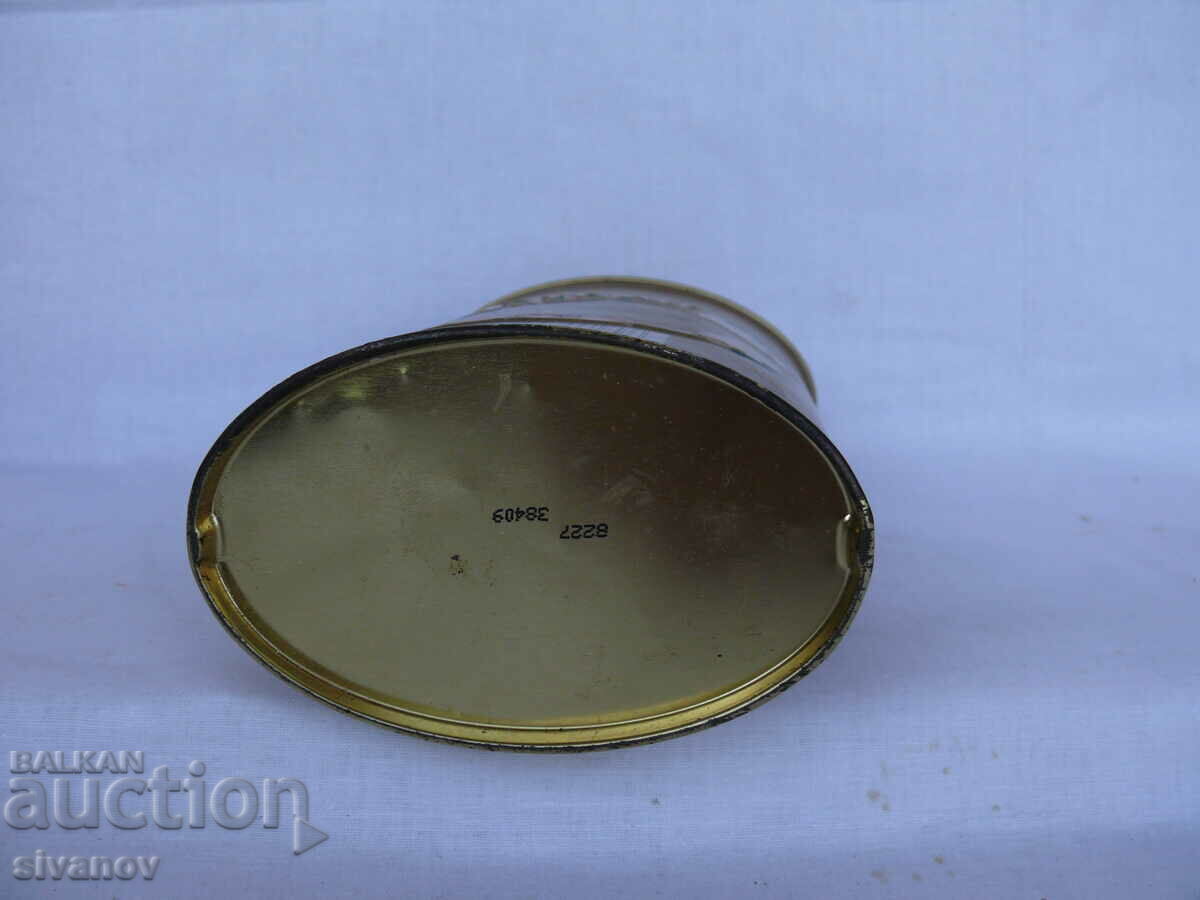 Delivery of Old metal Cigar de Remy Latour Paris #1424 box