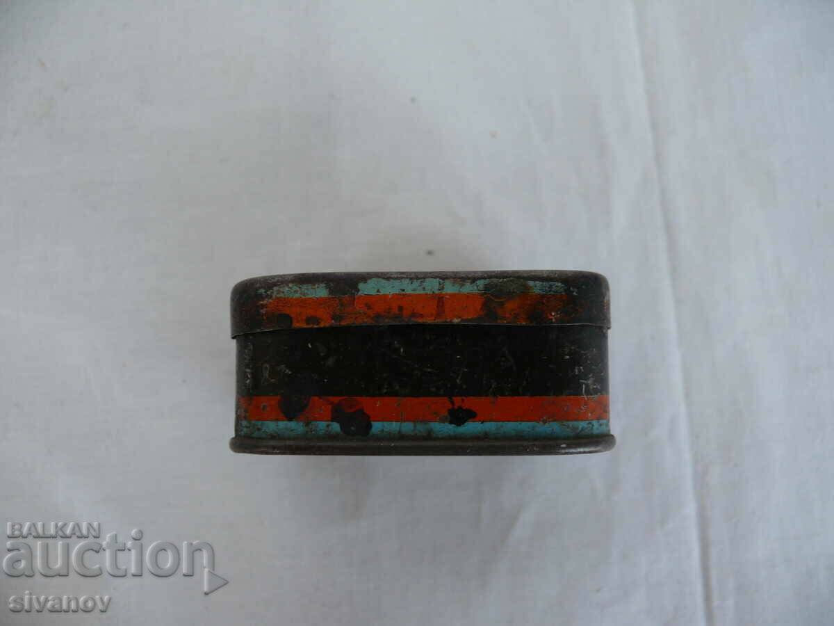 Auction Old Pelikan Metal Box #1426 Auction Old Pelikan Metal Box #1426