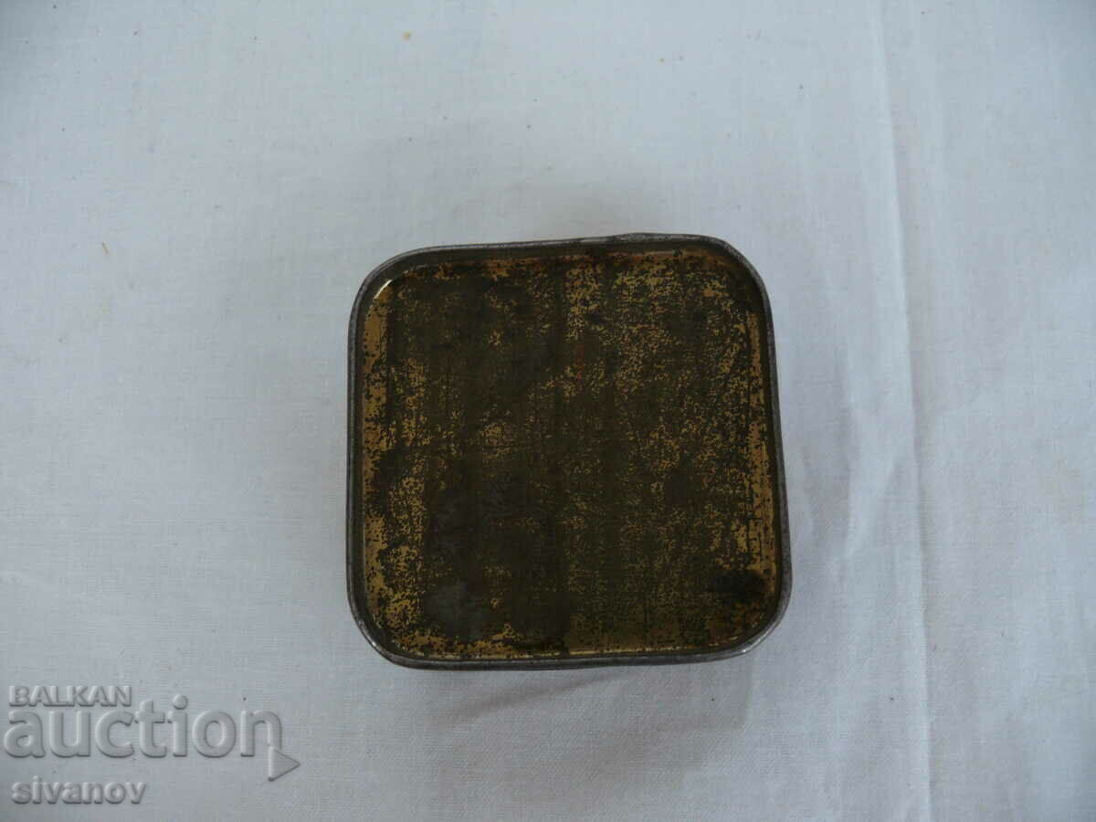 Delivery of Old Pelikan Metal Box #1426 Delivery of Old Pelikan Metal Box #1426