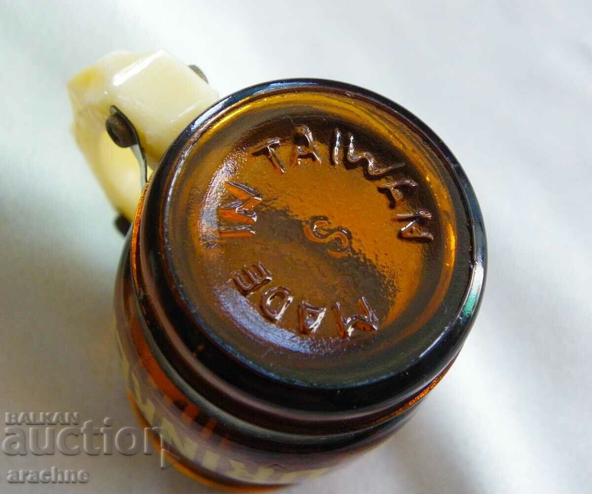 Παράδοση Μια συλλεκτική κούπα από την Ταϊβάν Παράδοση Μια συλλεκτική κούπα από την Ταϊβάν