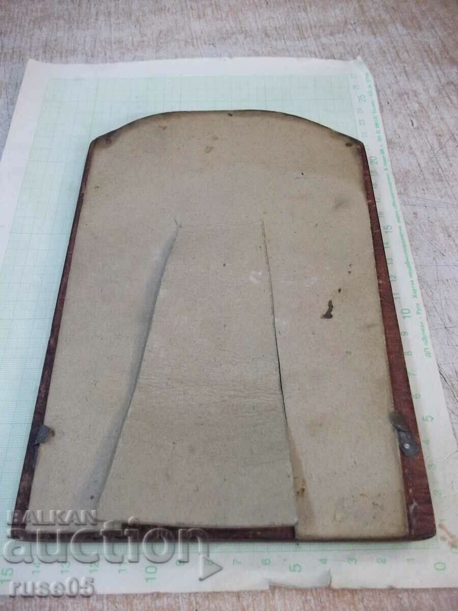 Old photo of a woman in a wooden frame - 7 Old photo of a woman in a wooden frame - 7