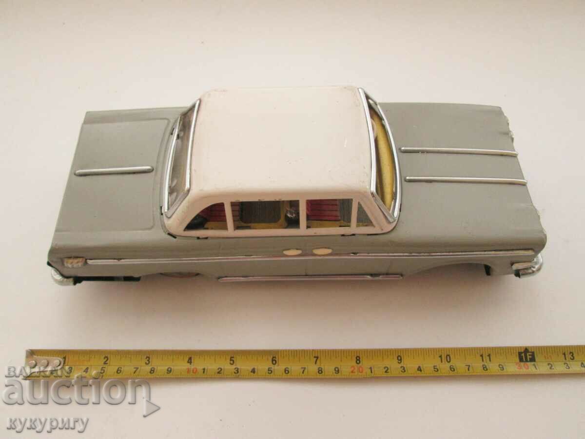 Delivery of Old Chinese tin car toy car with battery Delivery of Old Chinese tin car toy car with battery