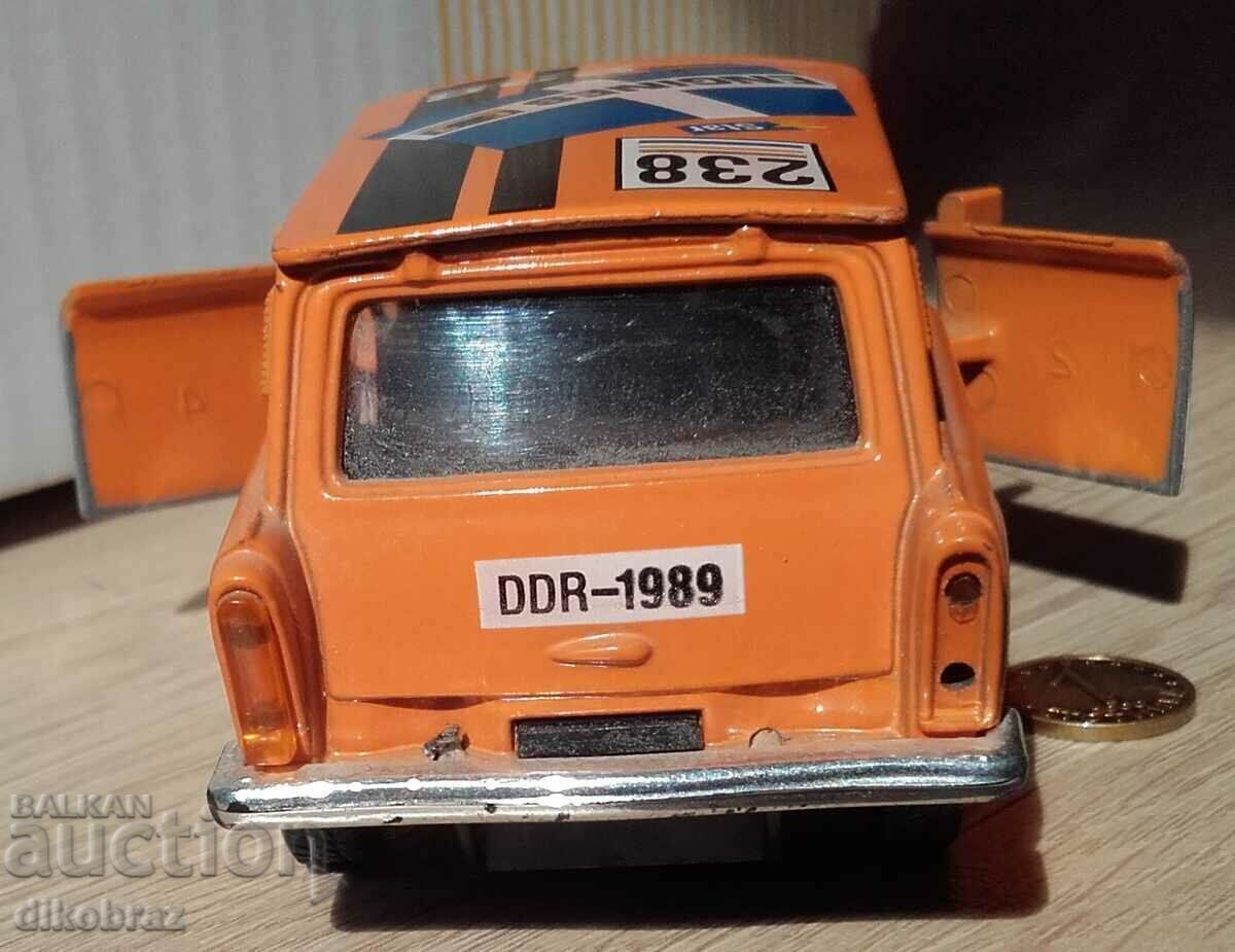 Delivery of TRabant / Trabant 601- Trolley for collection Delivery of TRabant / Trabant 601- Trolley for collection