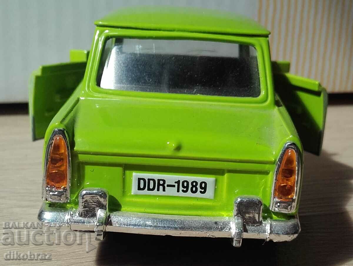 Delivery of TRabant / Trabant 601- Trolley for collection Delivery of TRabant / Trabant 601- Trolley for collection