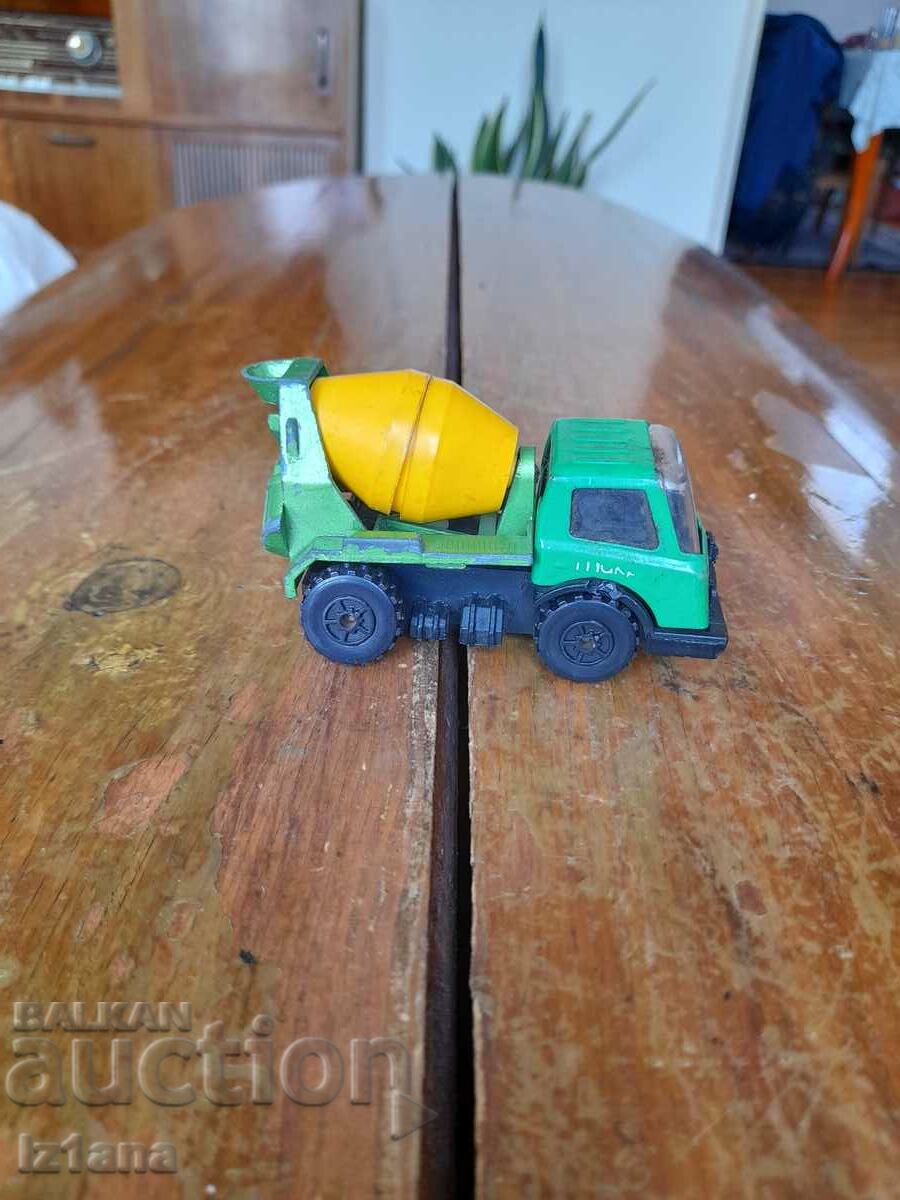 Delivery of Old Micro Truck Delivery of Old Micro Truck