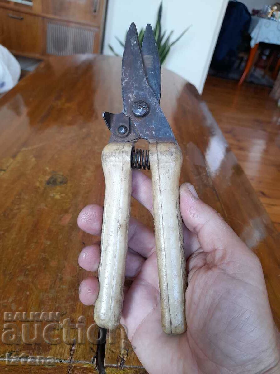 Stara Lozarska, ovoshtarska Nozhitsa, Nozhitsi with price 20.00 BGN | € 10.23 Stara Lozarska, ovoshtarska Nozhitsa, Nozhitsi with price 20.00 BGN | € 10.23