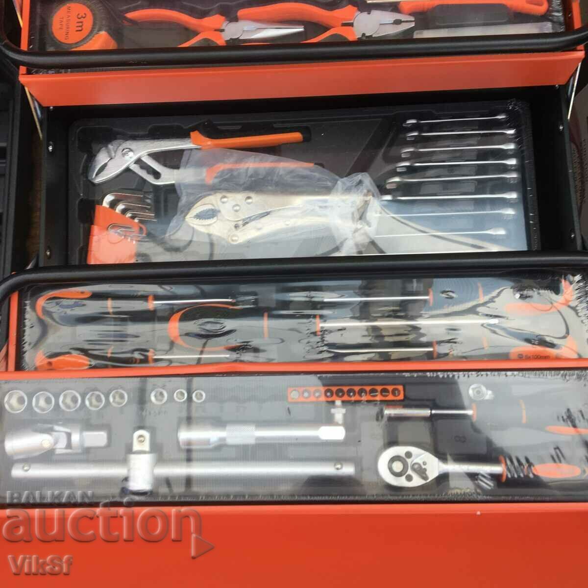 Auction Folding metal tool case 85 pieces / Auction Folding metal tool case 85 pieces /