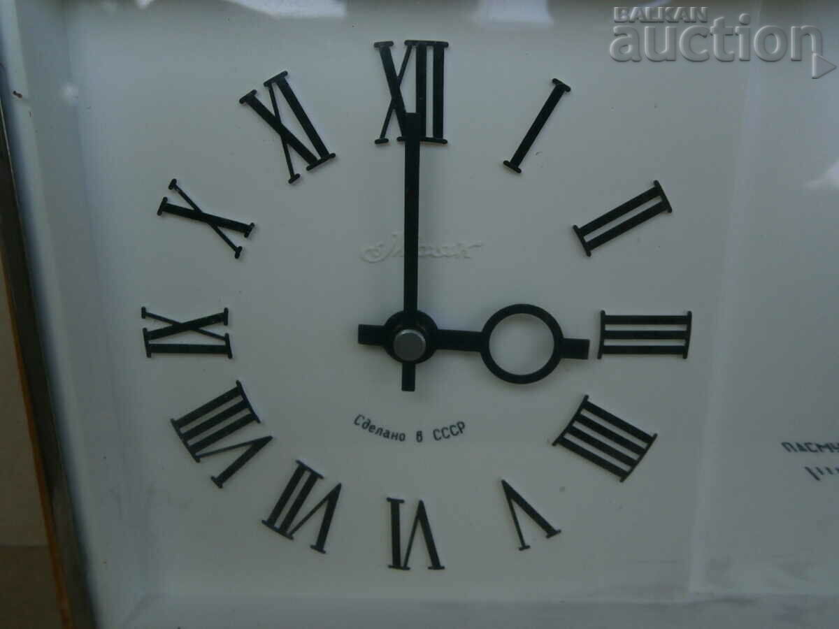 МаяК 70те Сделано в СССР седмичен с термометър и барометър - 5 МаяК 70те Сделано в СССР седмичен с термометър и барометър - 5