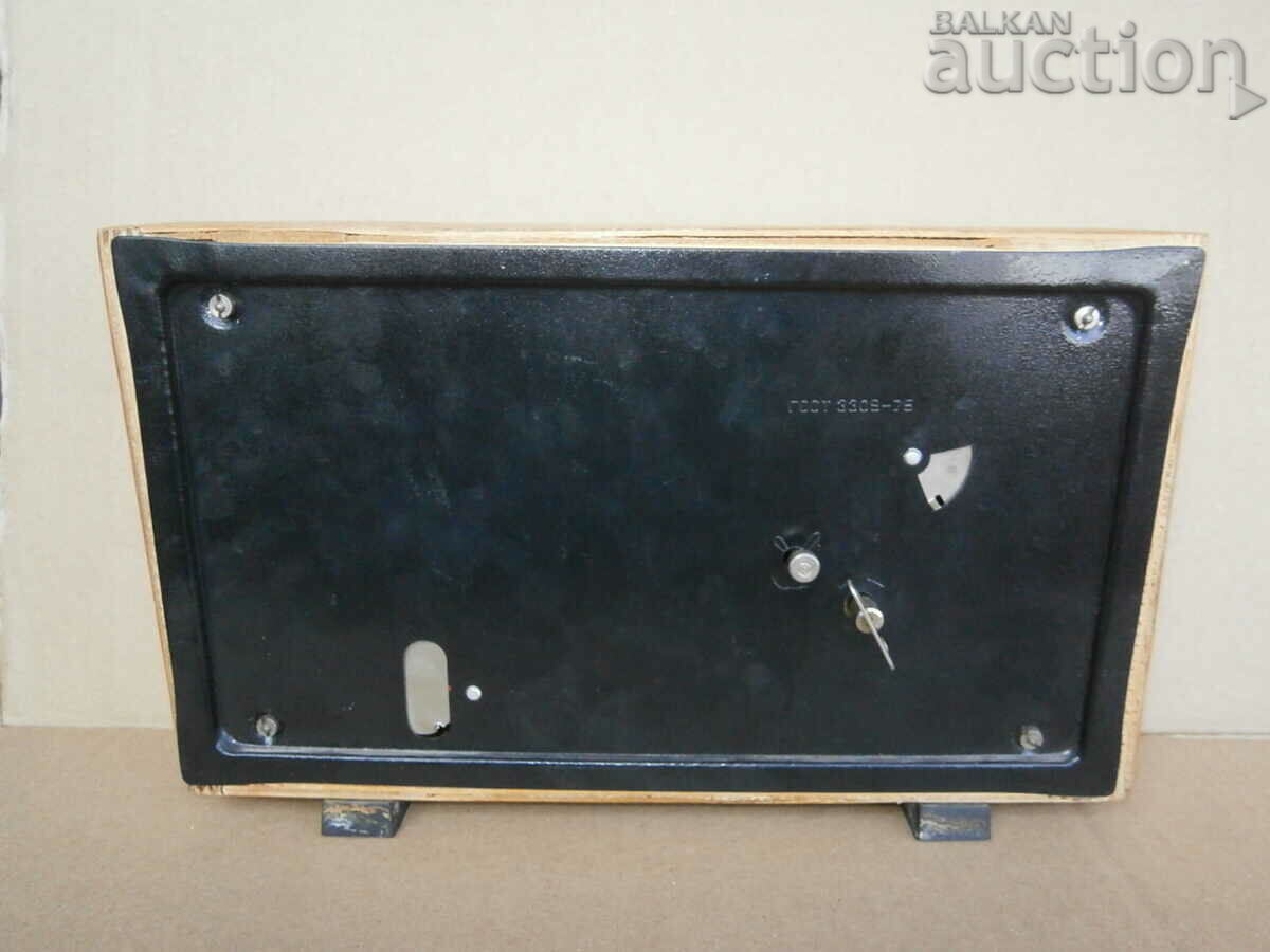 МаяК 70те Сделано в СССР седмичен с термометър и барометър - 6 МаяК 70те Сделано в СССР седмичен с термометър и барометър - 6