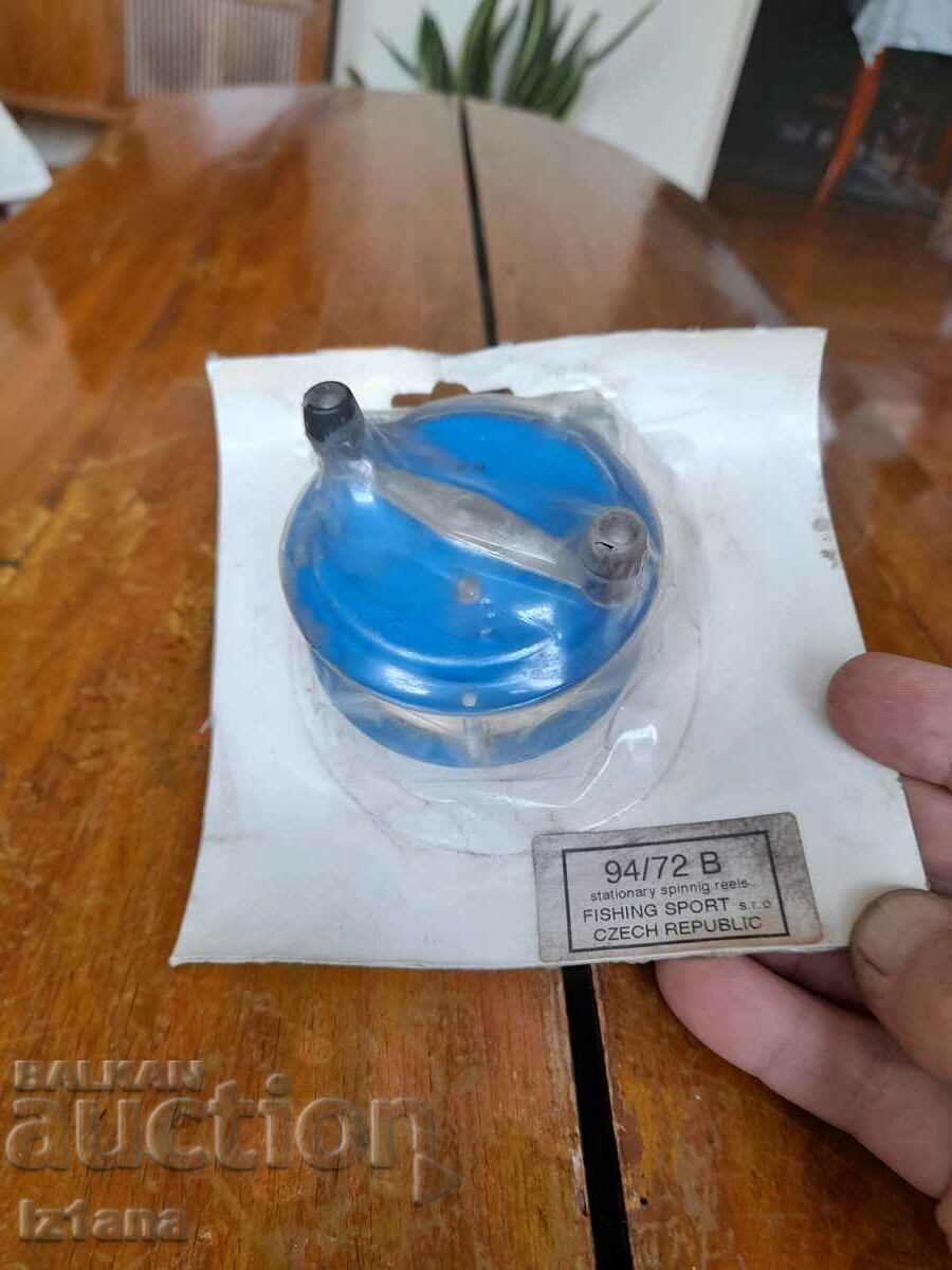 Old fishing reel with price 30.00 BGN | € 15.34