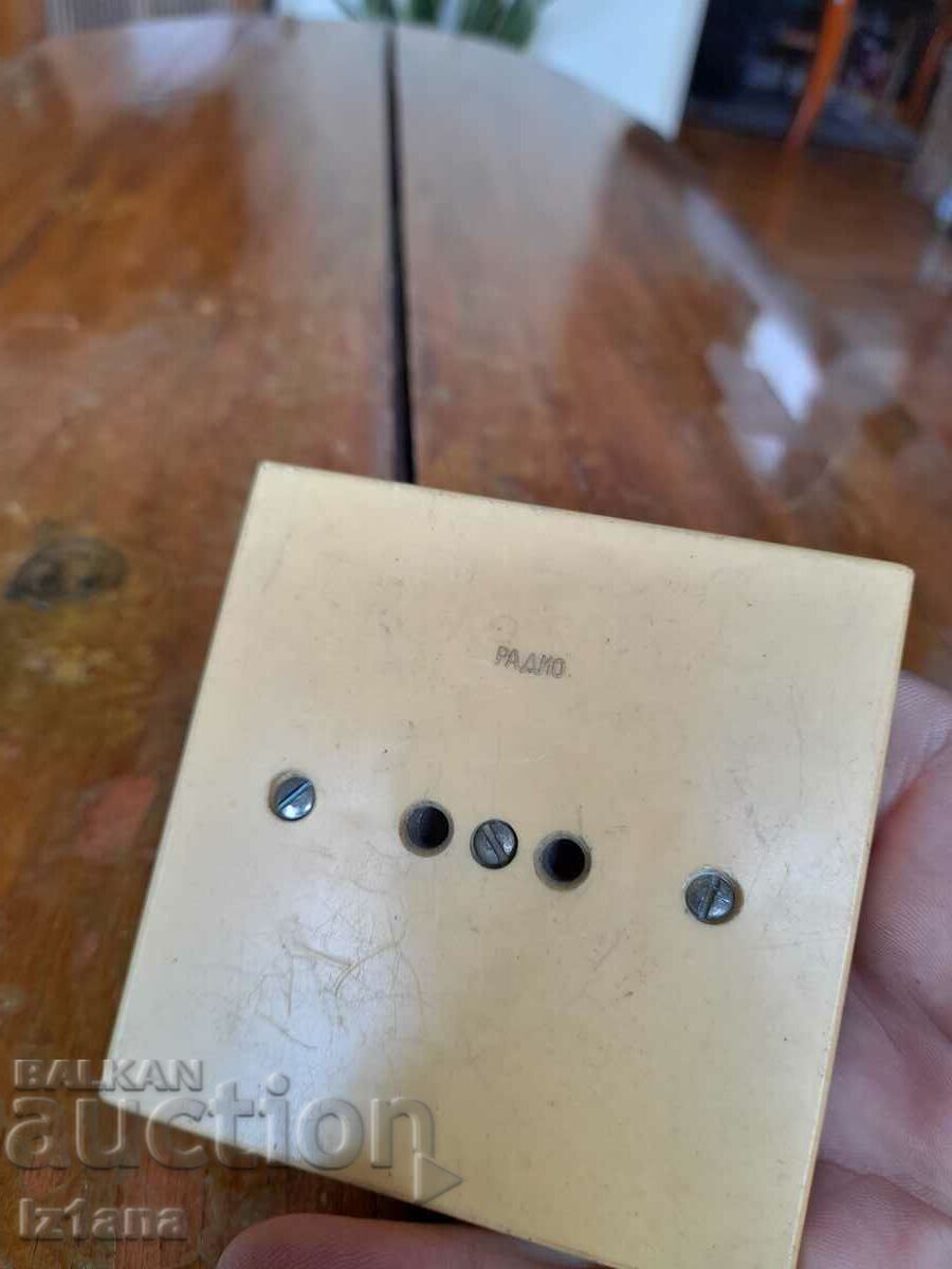 Auction  Old socket, socket for radio, radio point