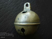 Zrăgănitoare veche, de bronz (clopot, palmă).