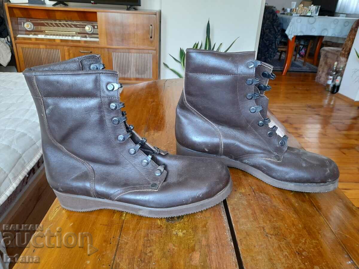 Old Cuban women with price 55.00 BGN | € 28.12