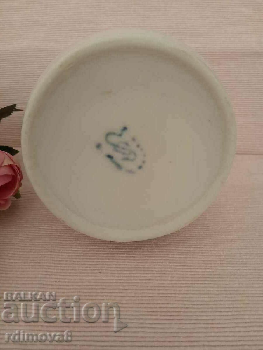 Auction  RETRO POWDER