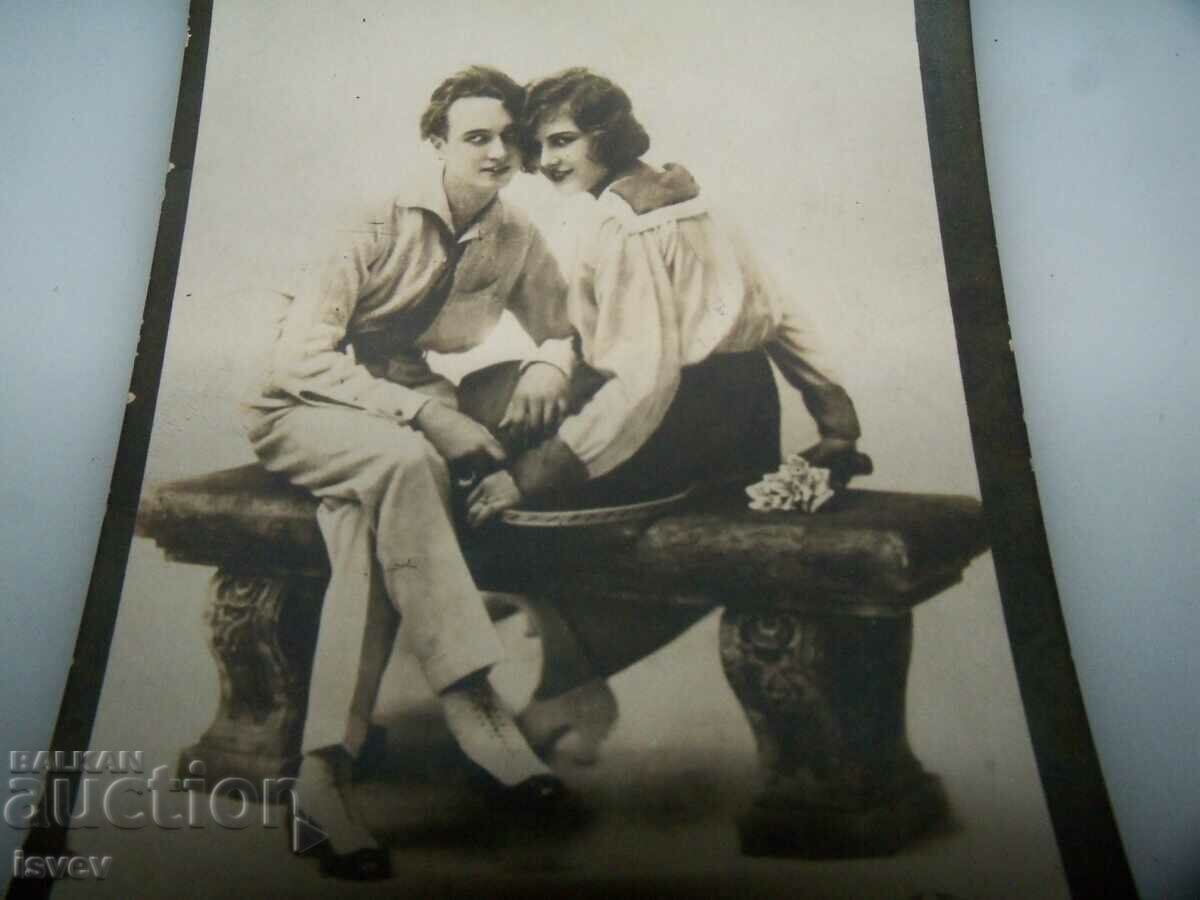 Παλιά ρομαντική καρτ ποστάλ από το 1926. με τιμή 10.00 BGN | € 5.11 Παλιά ρομαντική καρτ ποστάλ από το 1926. με τιμή 10.00 BGN | € 5.11