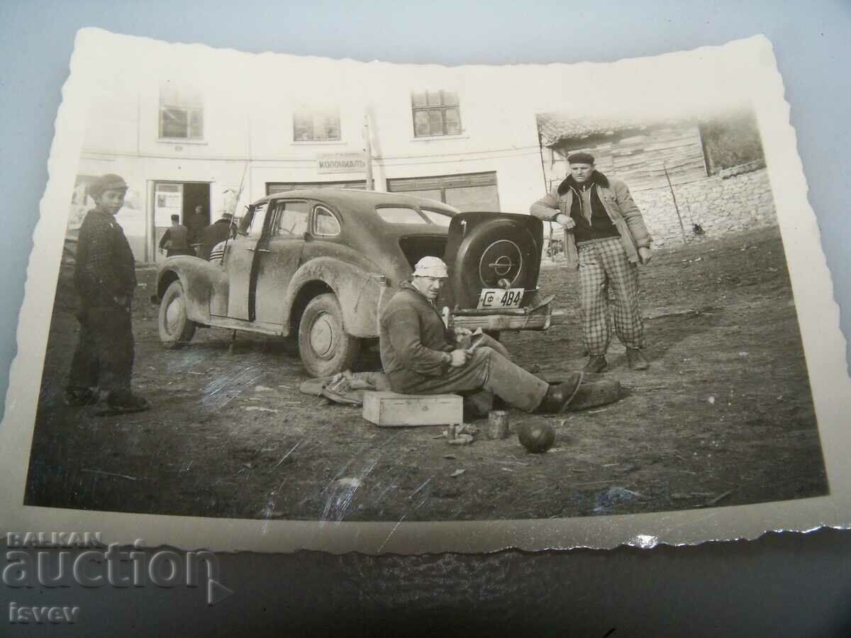 Παλιά φωτογραφία επισκευή αυτοκινήτου
