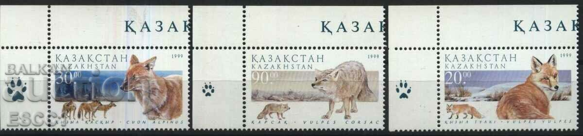 Pure Stamps Fauna Predators Wolf Fox 1999 from Kazakhstan