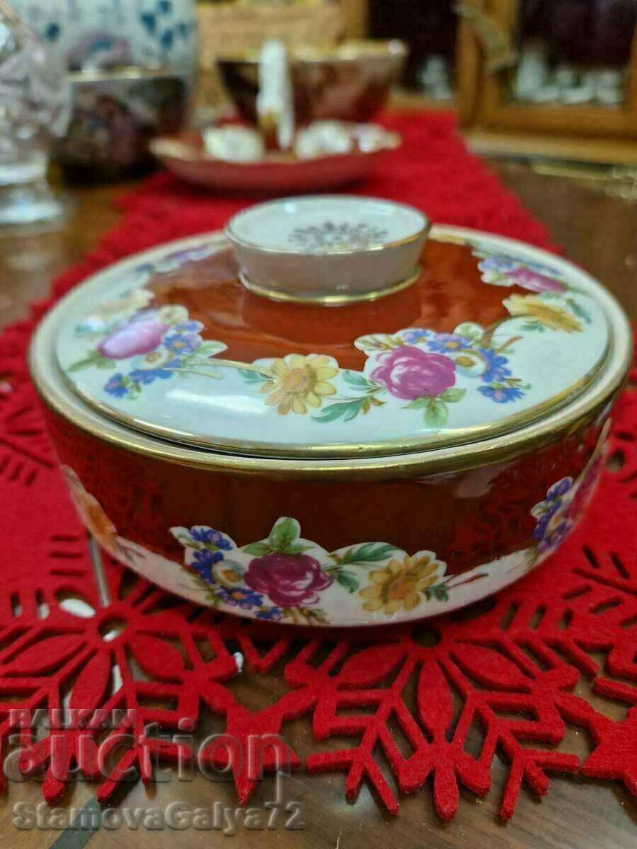 Beautiful Antique Porcelain Bomboniere Box Finest Por with price 59.00 BGN | € 30.17 Beautiful Antique Porcelain Bomboniere Box Finest Por with price 59.00 BGN | € 30.17
