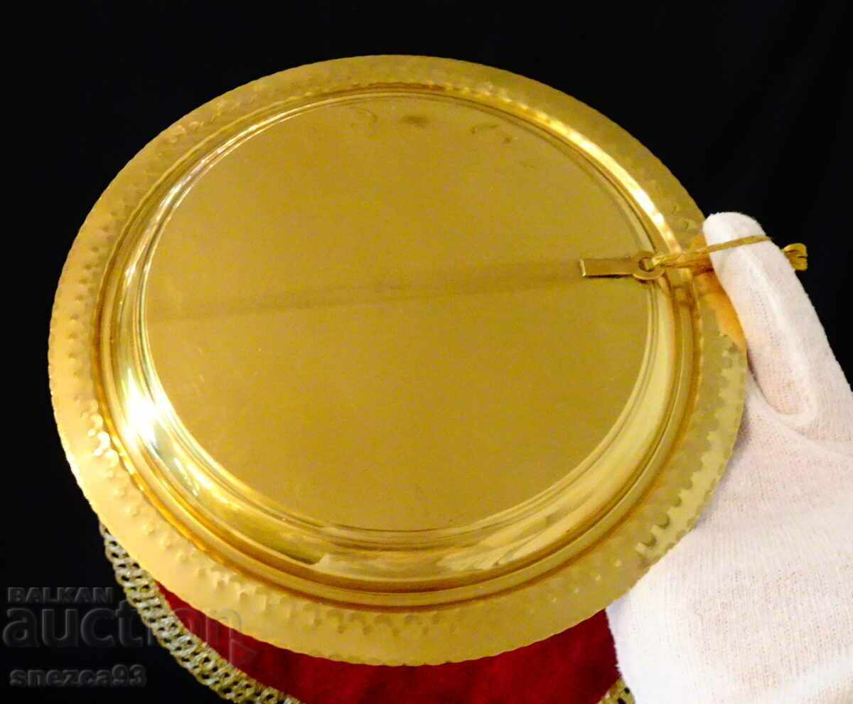 Delivery of Gilded bronze tray, platter, panel, relief flowers