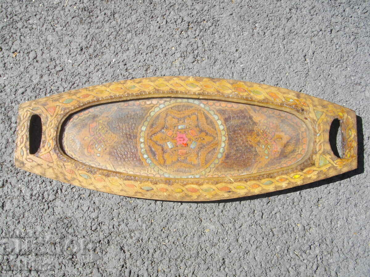 Delivery of OLD WOODEN PLATE TRAY Delivery of OLD WOODEN PLATE TRAY