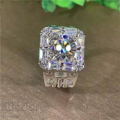 Auction  Solid cubic zirconia ring, silver plated