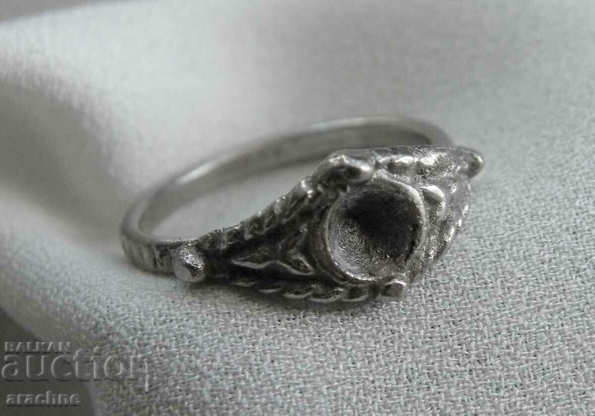 Renaissance silver ring with price 30.00 BGN | € 15.34