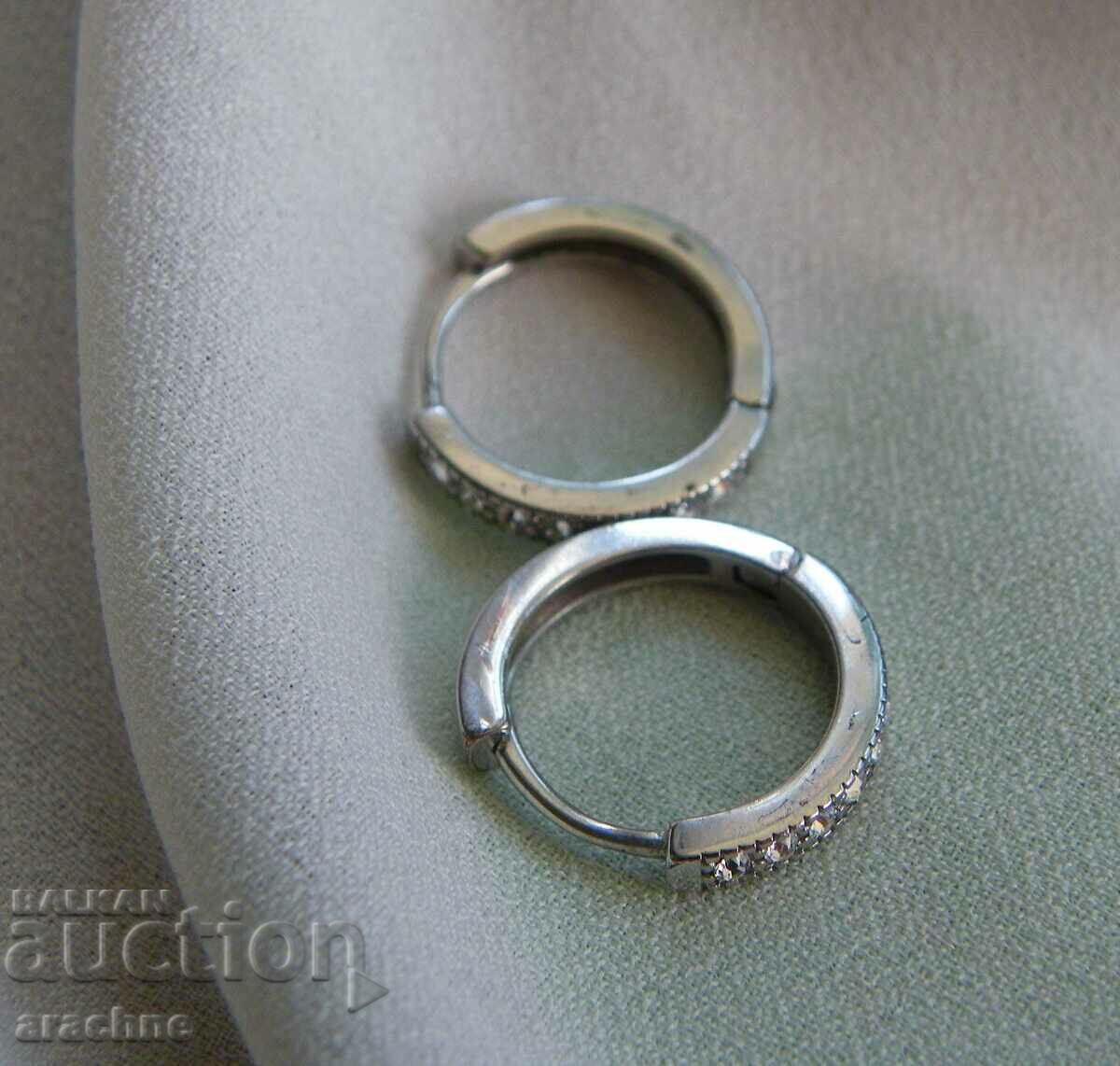 Delicate crystal earrings with price 12.00 BGN | € 6.14 Delicate crystal earrings with price 12.00 BGN | € 6.14