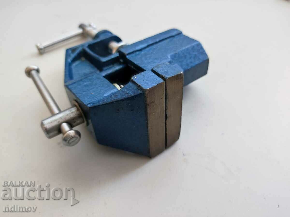 Delivery of A quality small vise